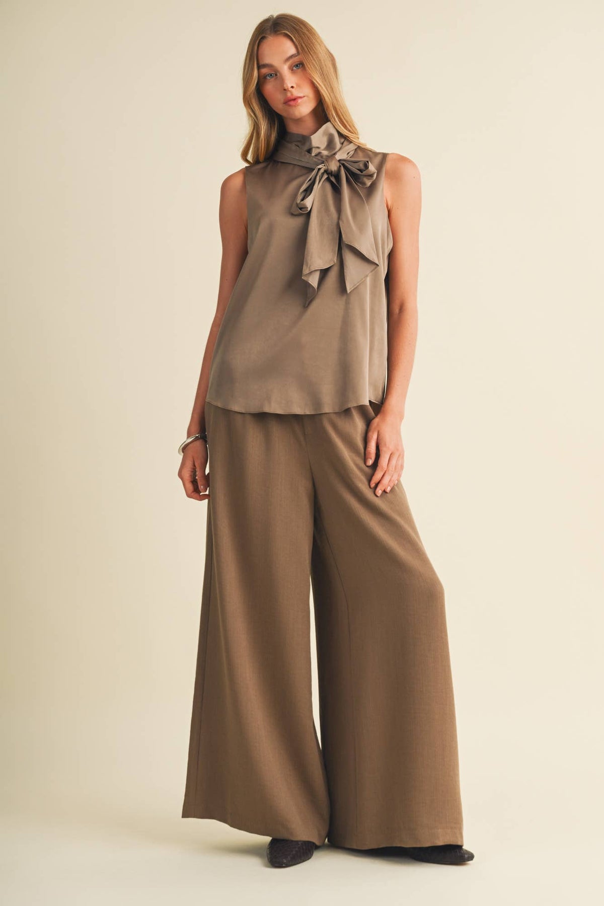 PREORDER - Tie Mock Neck Sleeveless Blouse: VINTAGE KHAKI