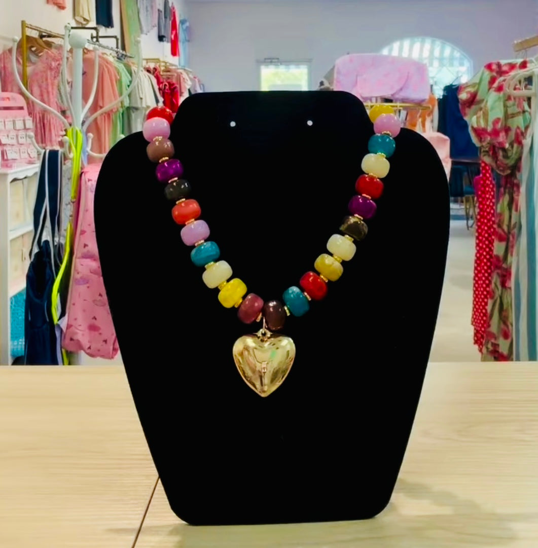 Multicolor beaded necklace : Gold heart pendant