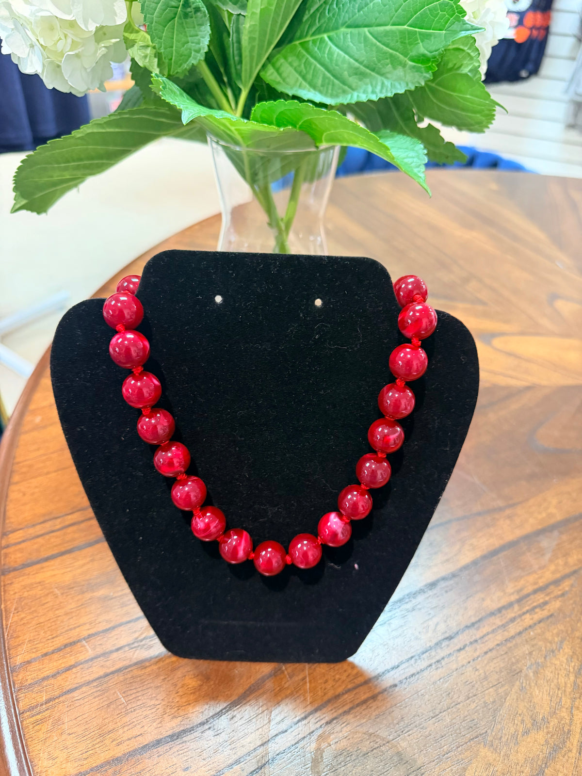 Chunky rounded beaded necklace : DARK RED