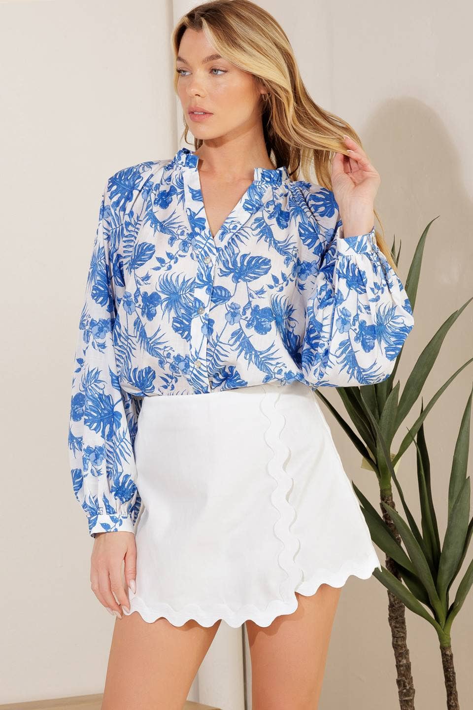 White Scalloped trim skort