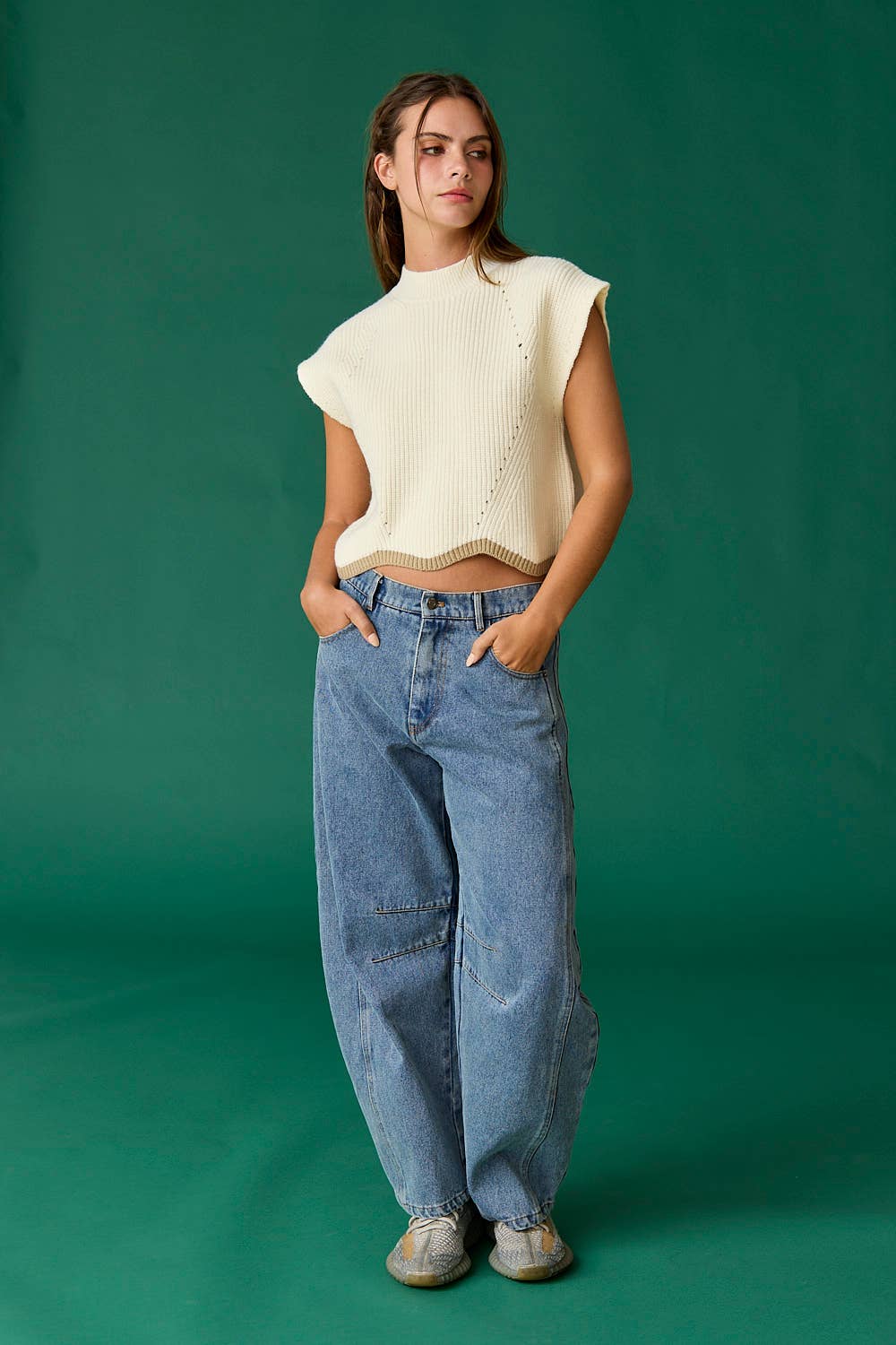 PREORDER : Taylor Scallop Hem Knitted Vest: CREAM / OATMEAL trim