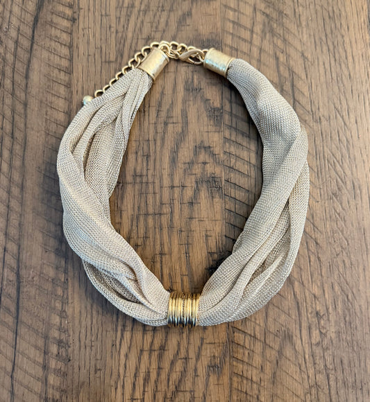 Gold mesh chain with ring pendant