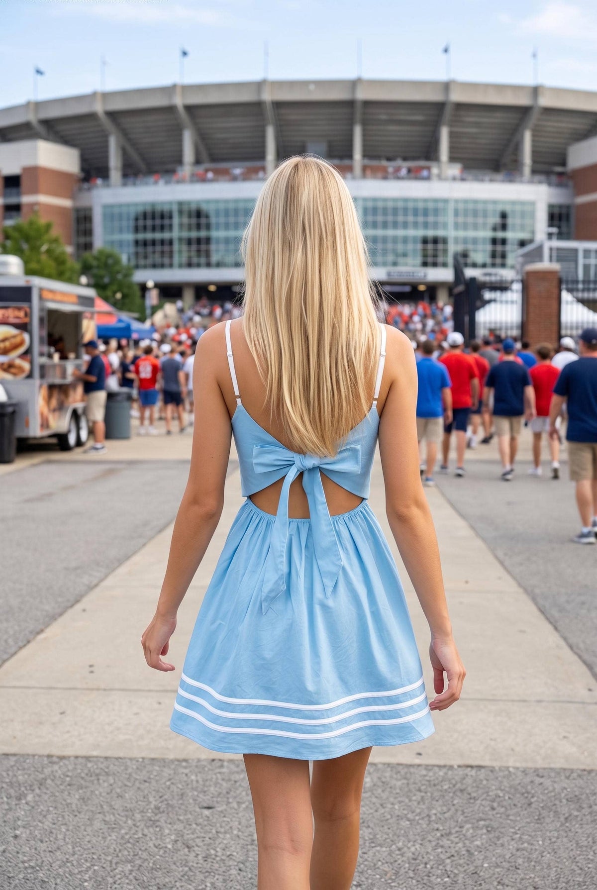 Cut-Out Bow Back Mini Dress: NAVY : WHITE