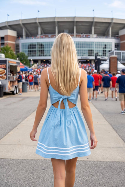 Cut-Out Bow Back Mini Dress: NAVY : WHITE