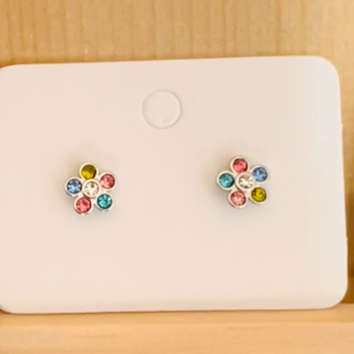 Gemstone Sensitive Ears screw-back earring