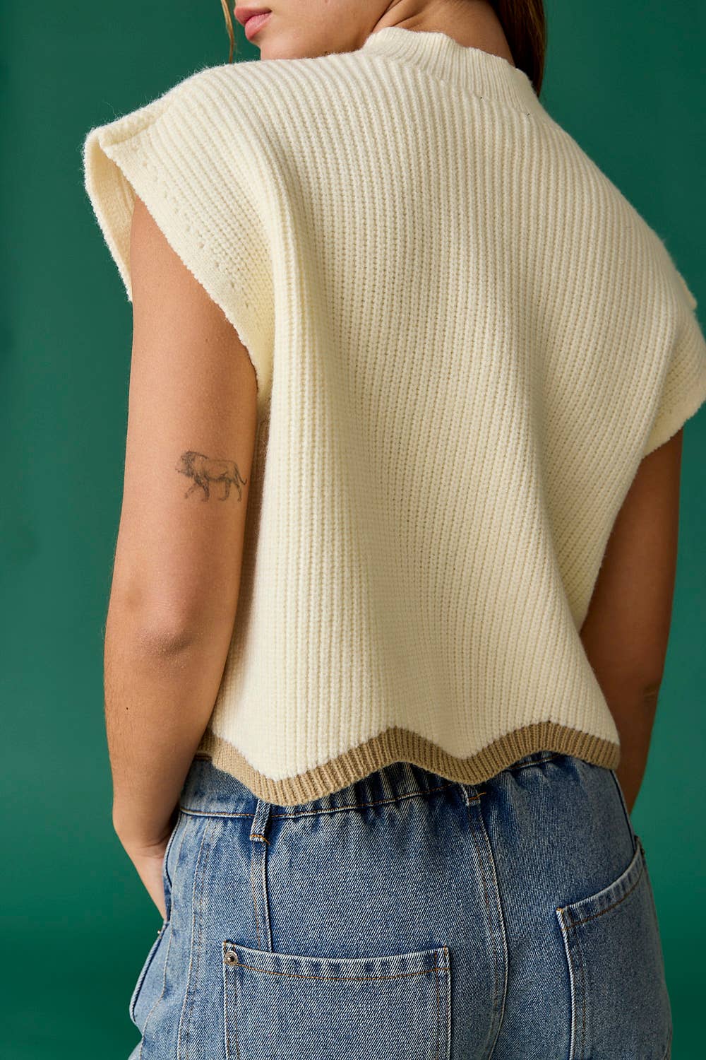 PREORDER : Taylor Scallop Hem Knitted Vest: CREAM / OATMEAL trim