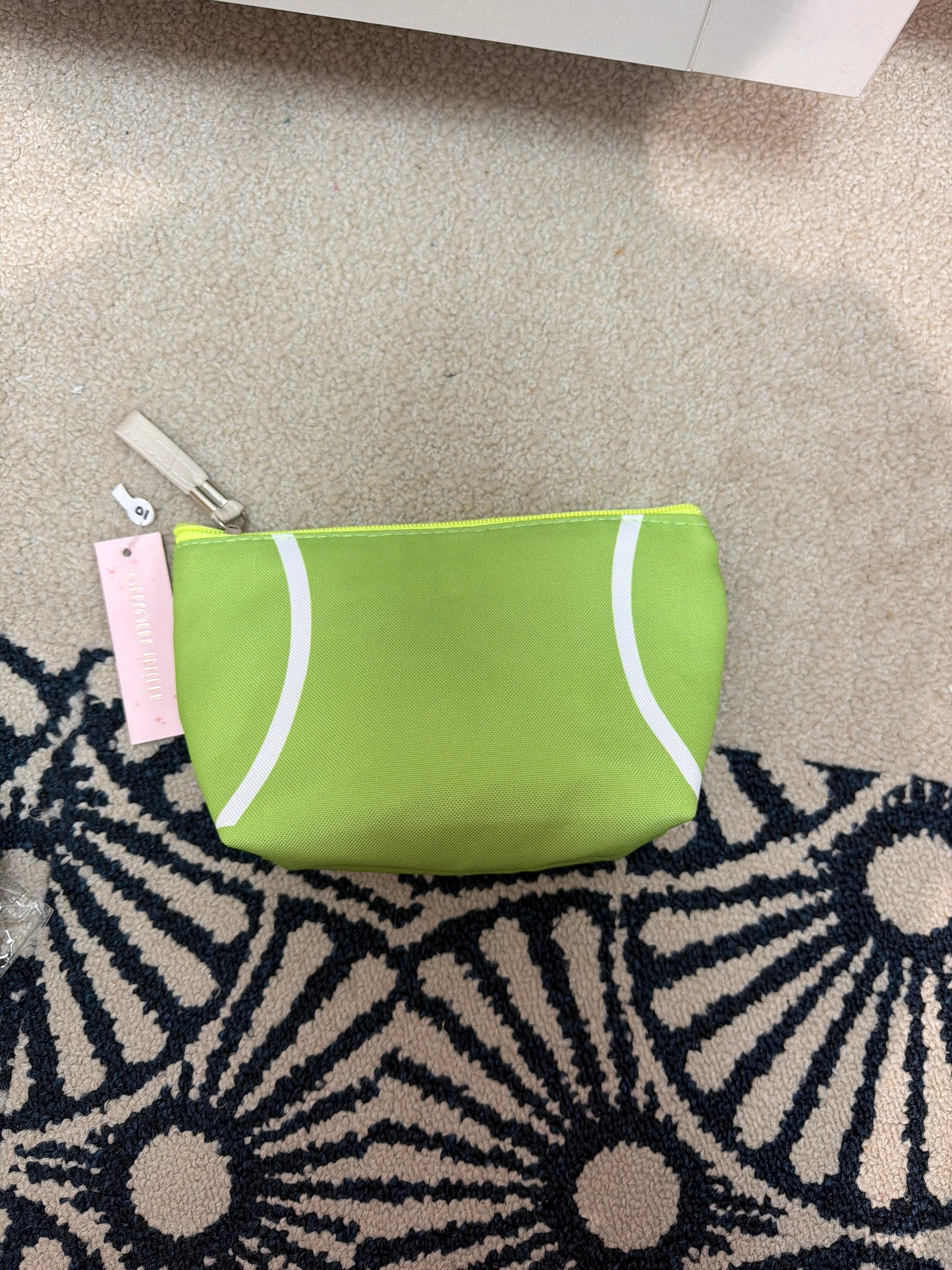 Tennis pouch