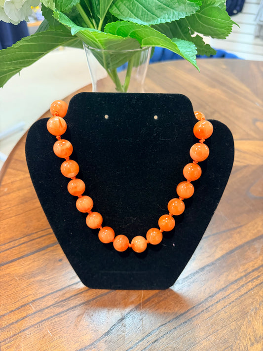 Chunky round beaded necklace: Orange