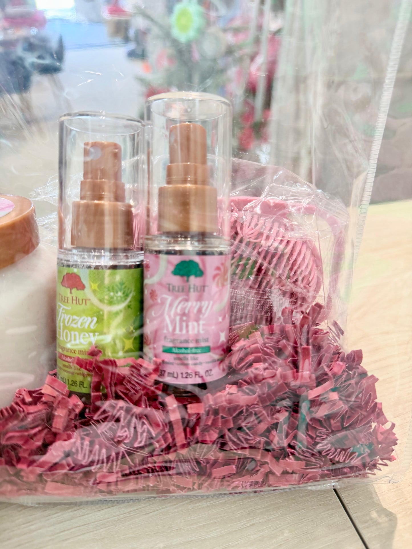 Tree Hut Frosted Sweets Exclusive Gift Set 3pc with Gift Bag