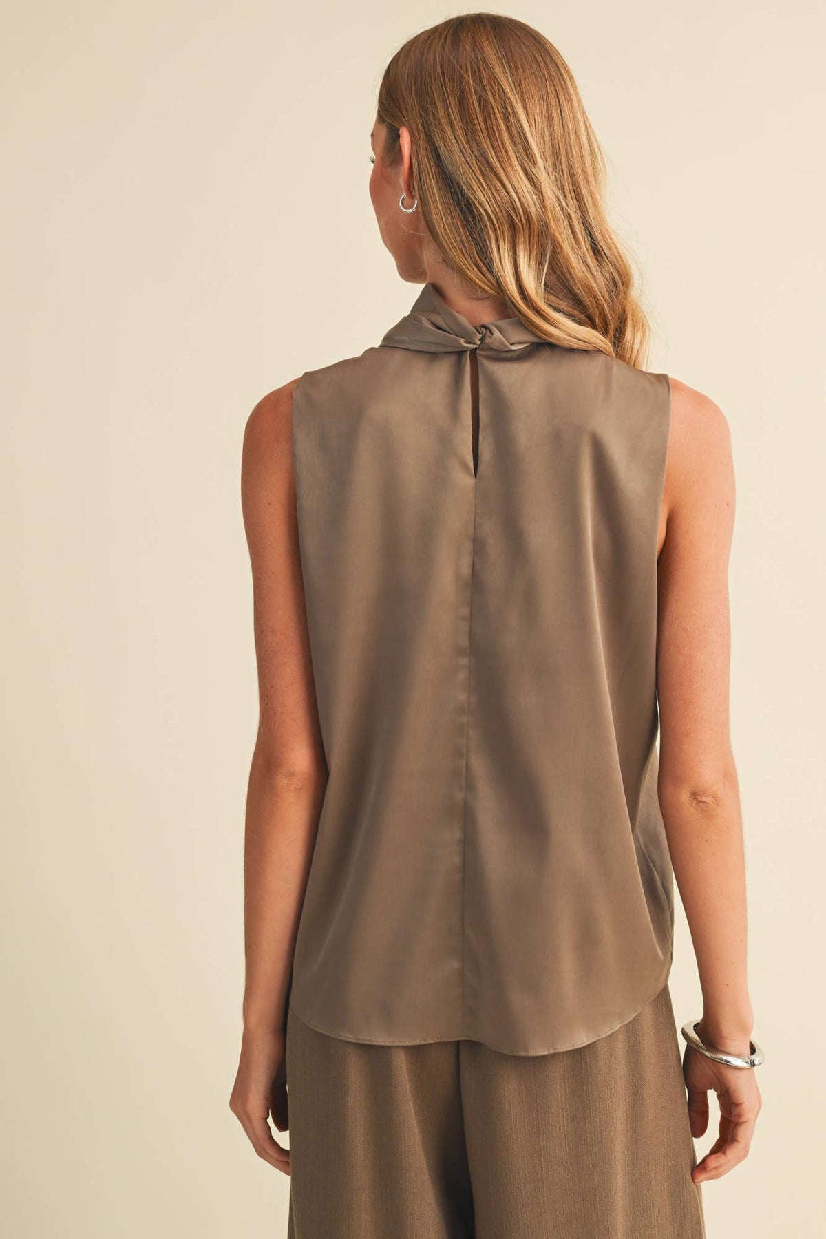 PREORDER - Tie Mock Neck Sleeveless Blouse: VINTAGE KHAKI