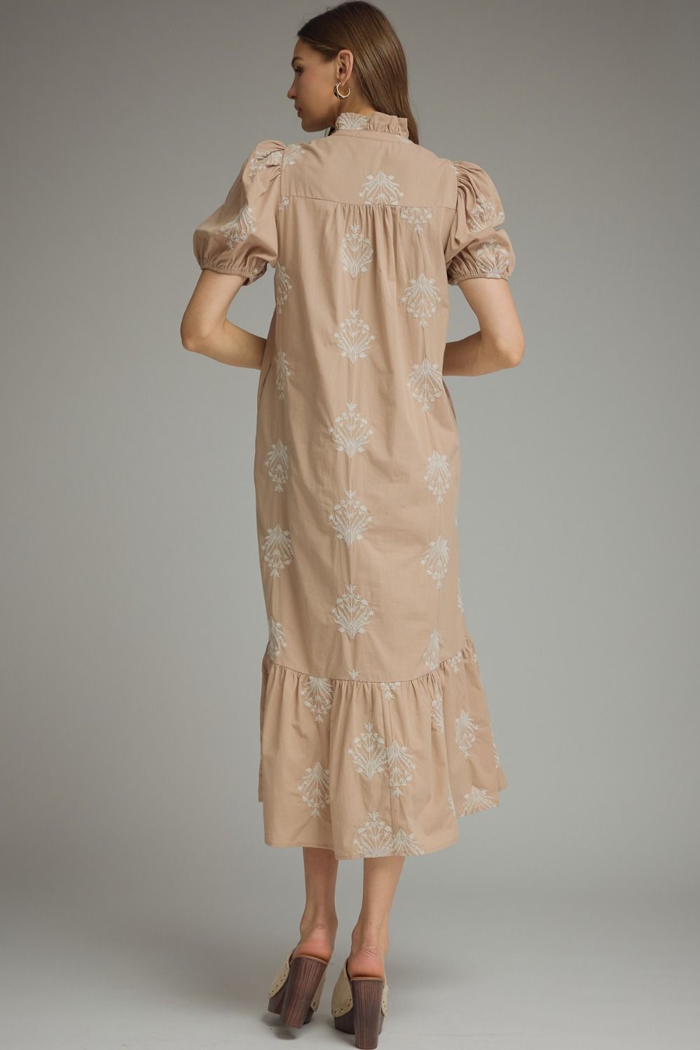 Entro Latte embroidered midi dress